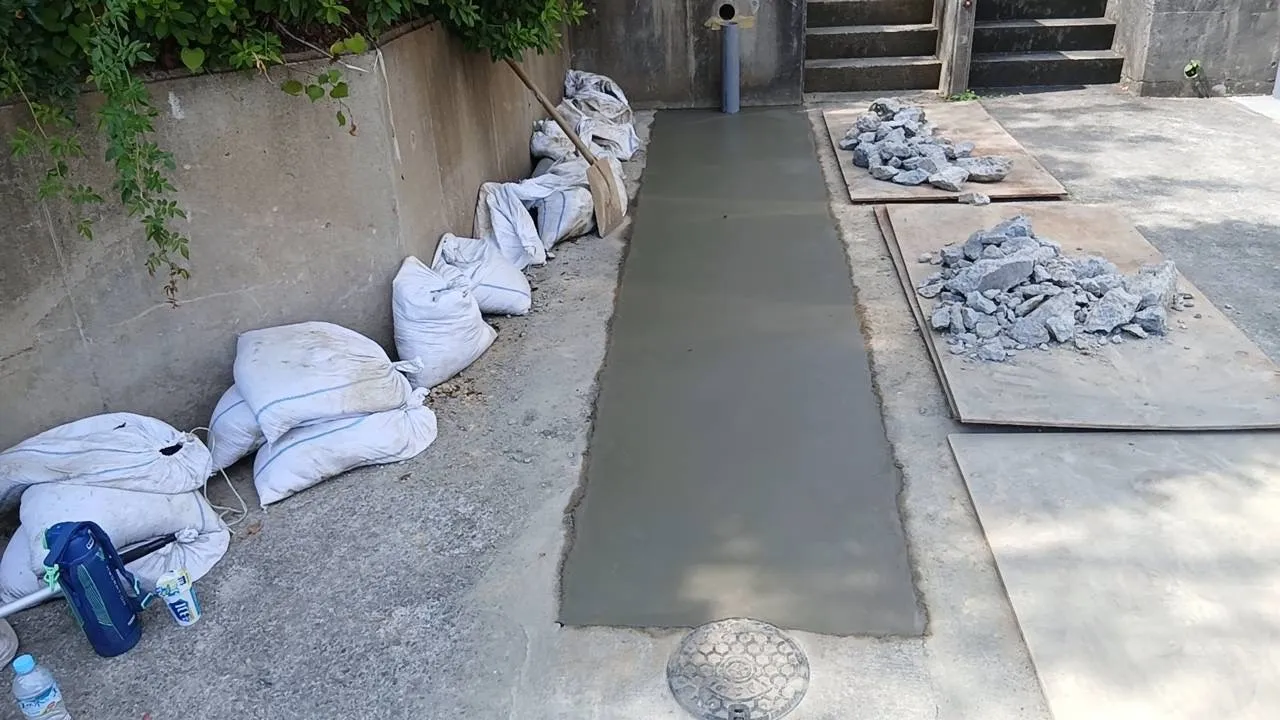 町田市｜水道管改修後の土間コンクリート復旧工事
